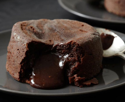 Molten Lava Cake Recipe | Eggless Chocolate Lava Cake Recipe
